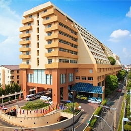 Reviews of Vejthani Hospital in Bangkok, Thailand